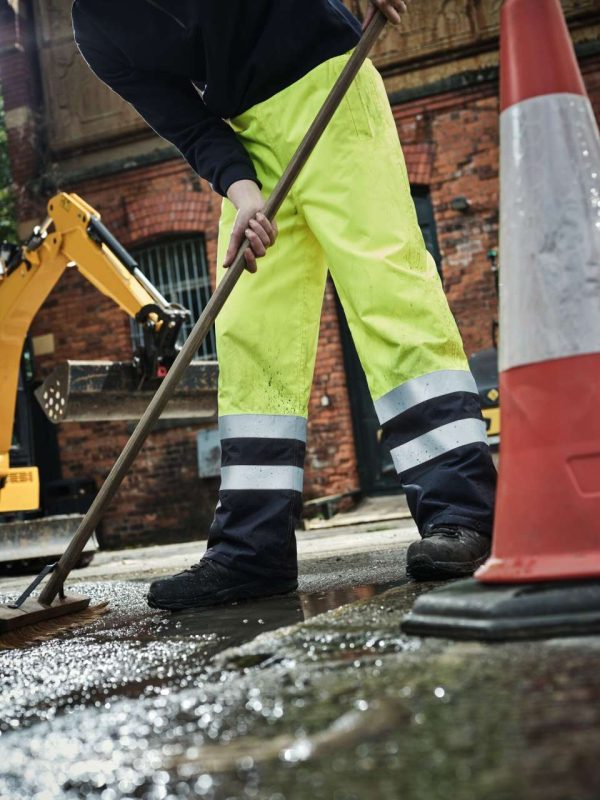 HI VIS INSULATED OVERTROUSER